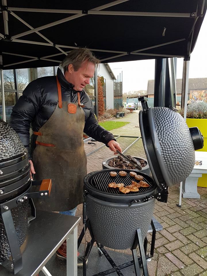 Vernederen Desillusie protest Bastard bbq Kopen